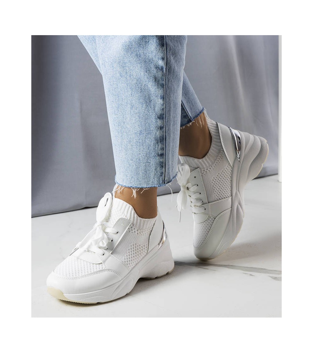 Białe sneakersy na koturnie Ann